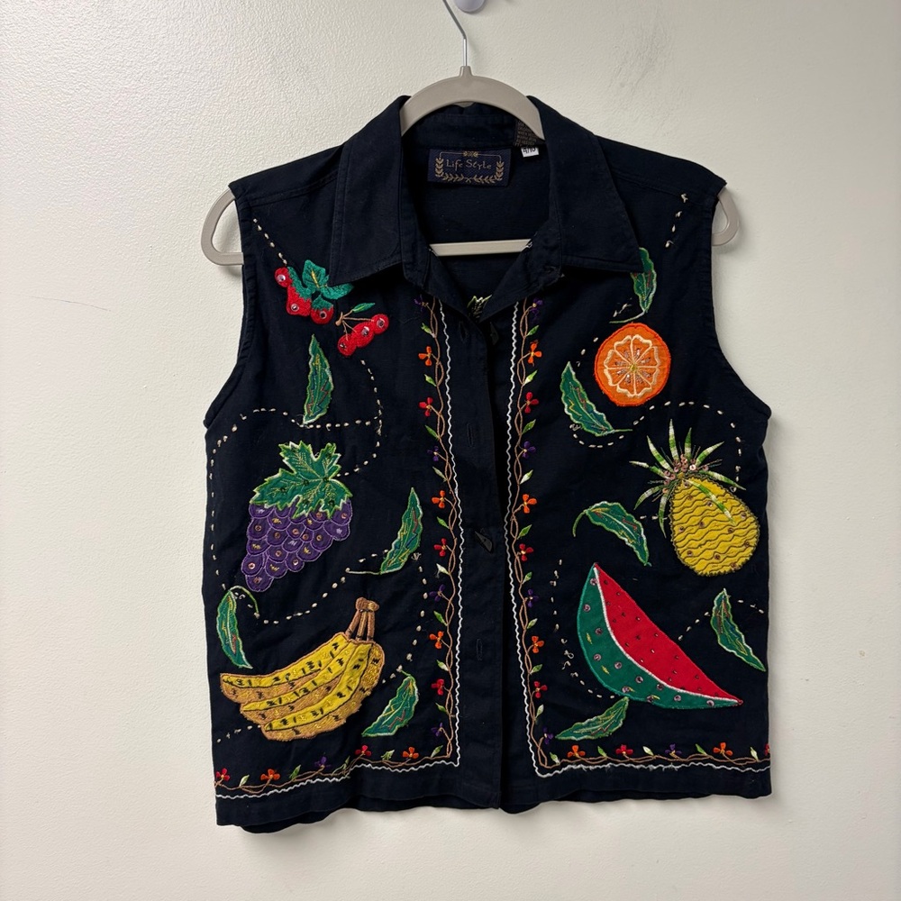 Life Style Vintage Beaded Fruit Themed Button Black Linen Blend Vest Size Large‎